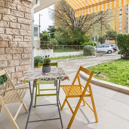 Modern Near Znjan Apartament *