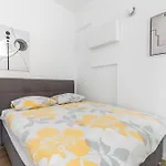 Modern Studio Near Znjan Beach *